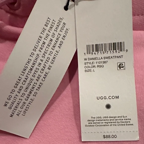 UGG Pink Daniella Sweatpants joggers NWT size large,light pink pockets - Picture 2 of 7